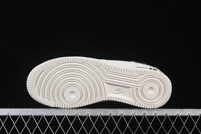 All categories Nk Air Force 1 Air Force series Nk Air Force 1 Low Air Force low-top Nike Air Force 1'07 Low joint white and black Air Force 1 low-top casual sneakers ZH0318-128